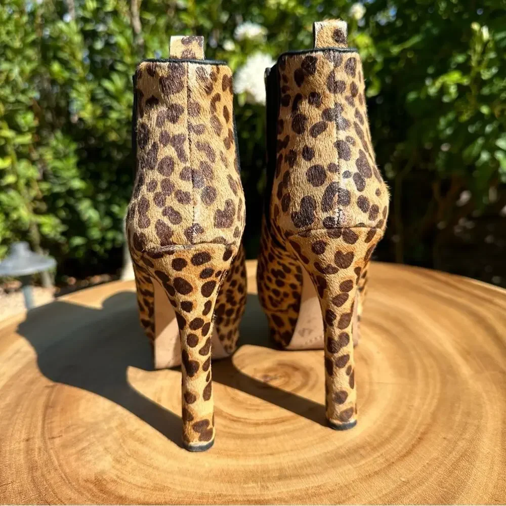 VINCE CAMUTO Leopard Print Cow Hair Leather Platform Boots Size 6